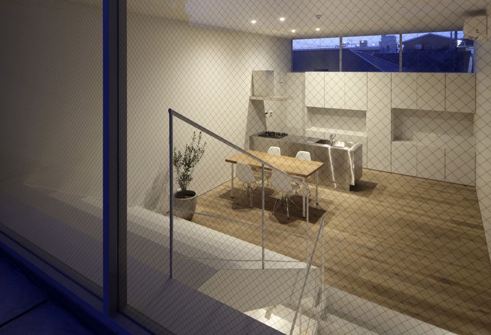 Aquarium House by NAO IWANARI Architecture