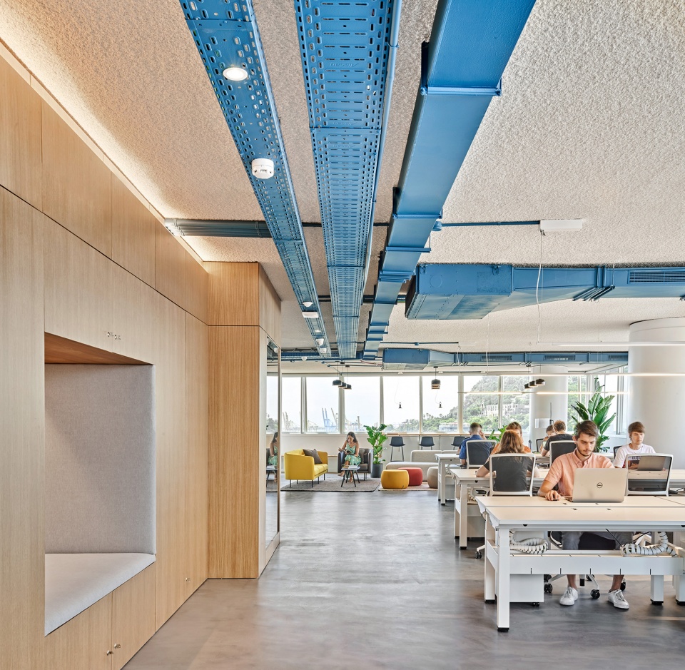 cloudworks drassanes office by elastiko architects
