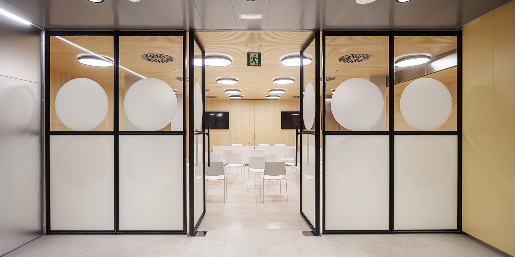 Banc Sabadell Welcome Hub by Mateo Arquitectura