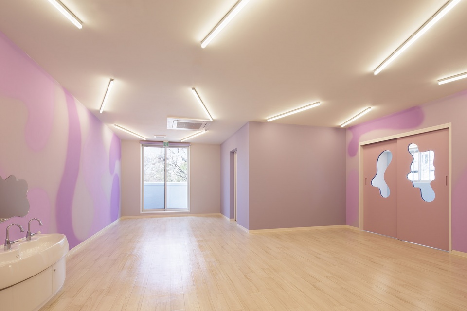 Daruma International Nursery by Moriyuki Ochiai Architects