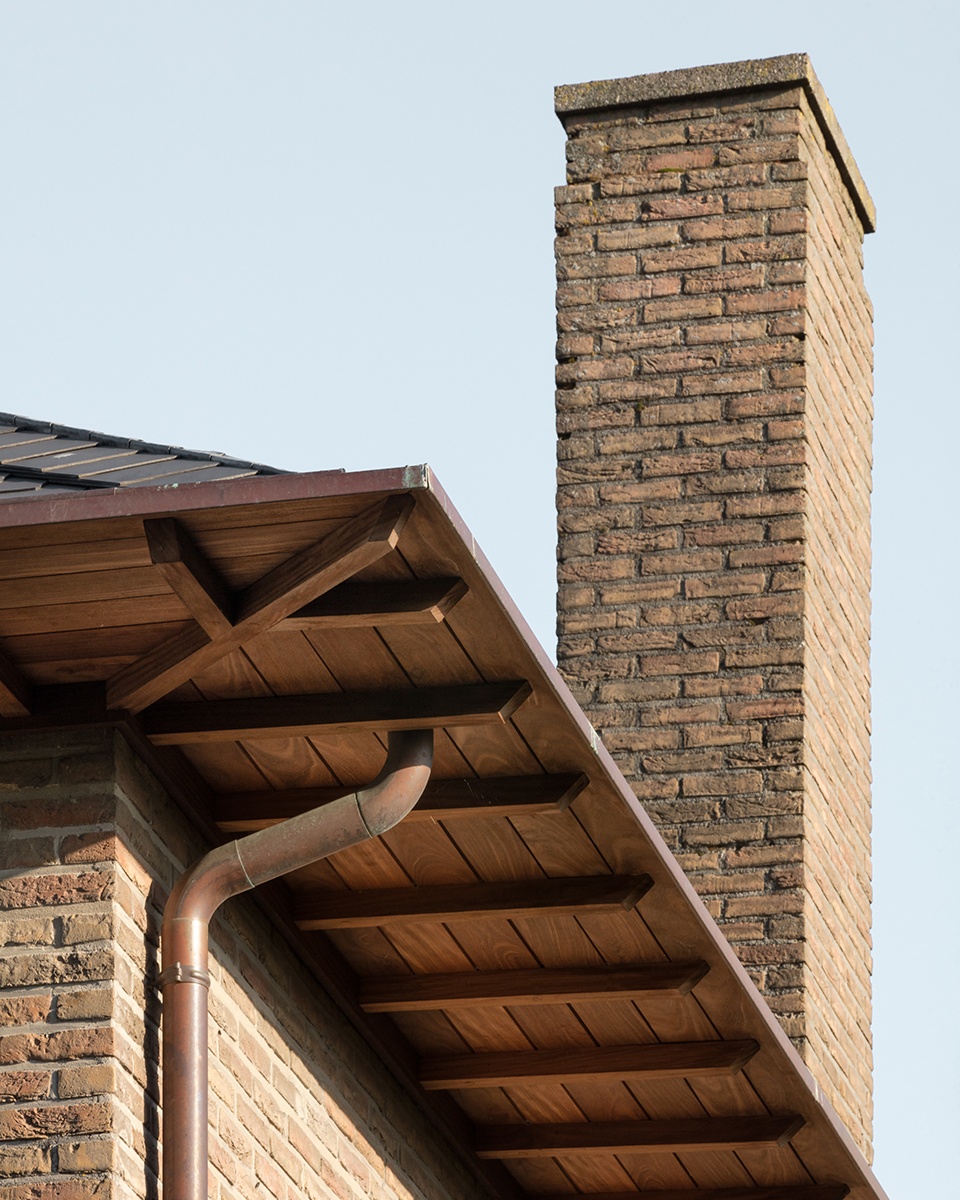 house and veterinary practice vd b by graux baeyens architecten