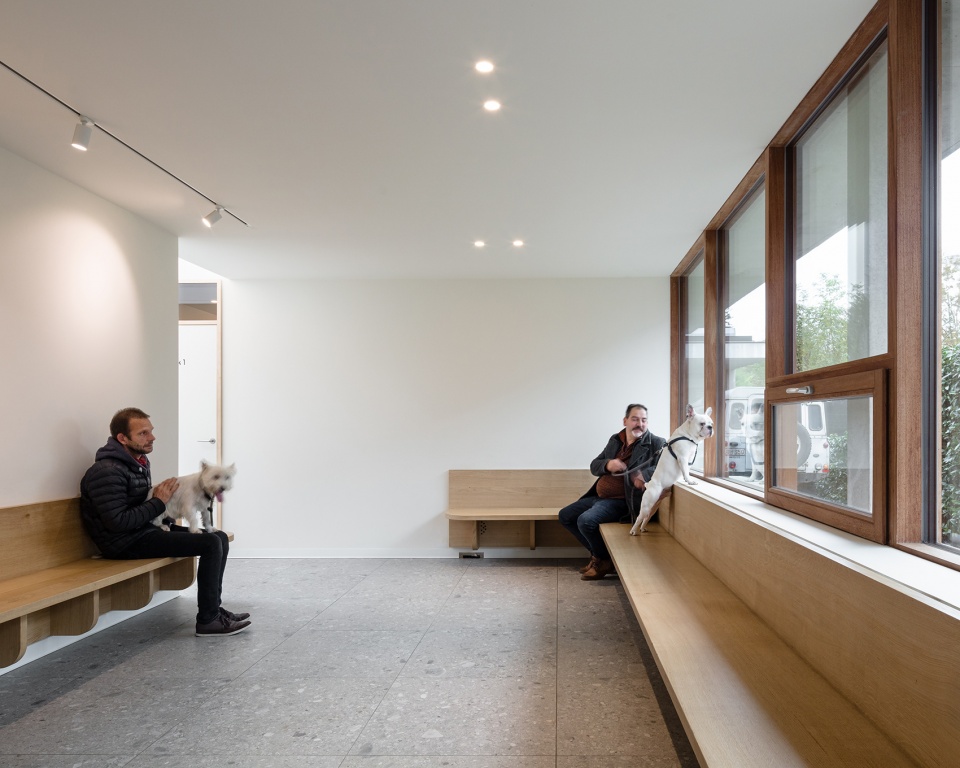 house and veterinary practice vd b by graux baeyens architecten