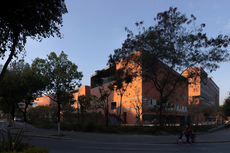 longyan workers cultural palace china by hhdesign