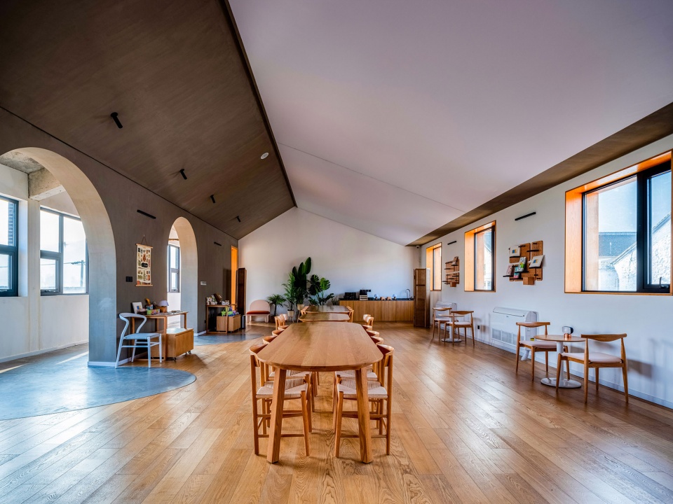 a living room in tiangang zhixing village china by syn architects