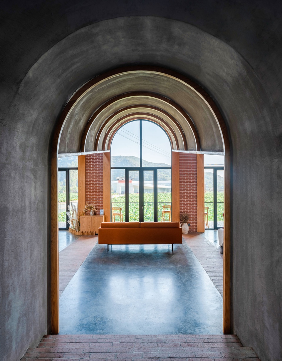 a living room in tiangang zhixing village china by syn architects