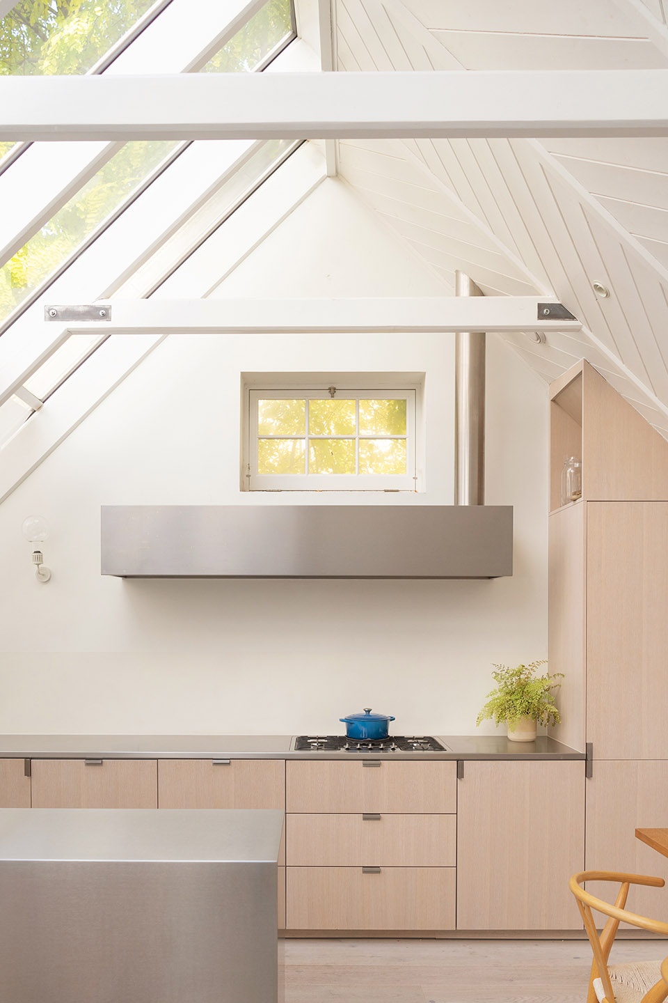 artist studio conversion london by vatraa