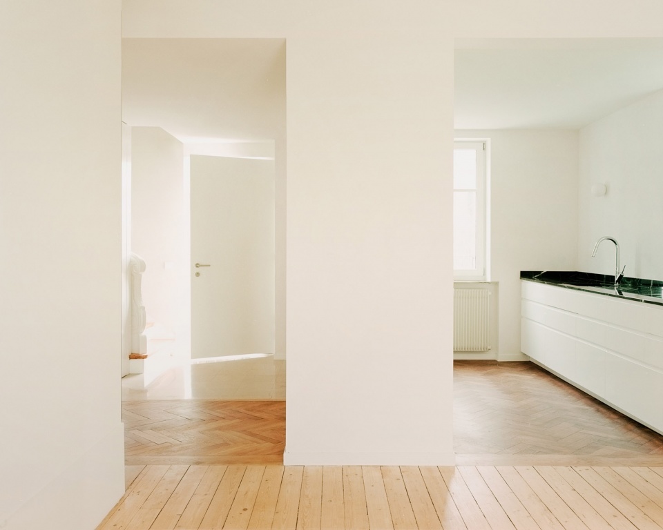 s carpentry converted into a gastronomic restaurant by nara