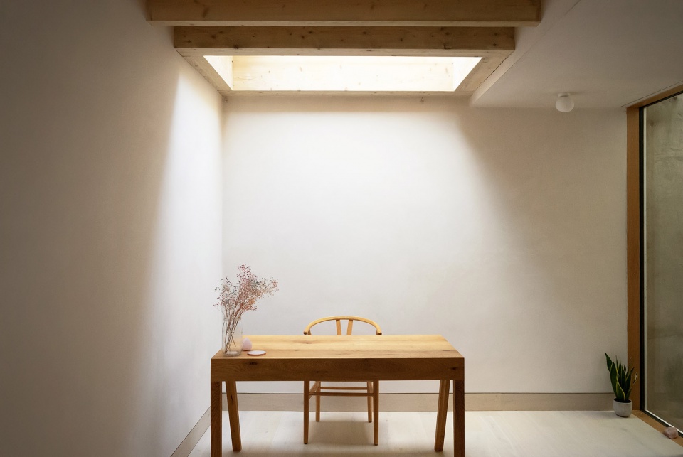 artist studio conversion london by vatraa