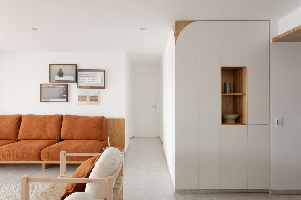 RR Apartment by Pascali Semerdjian Architects