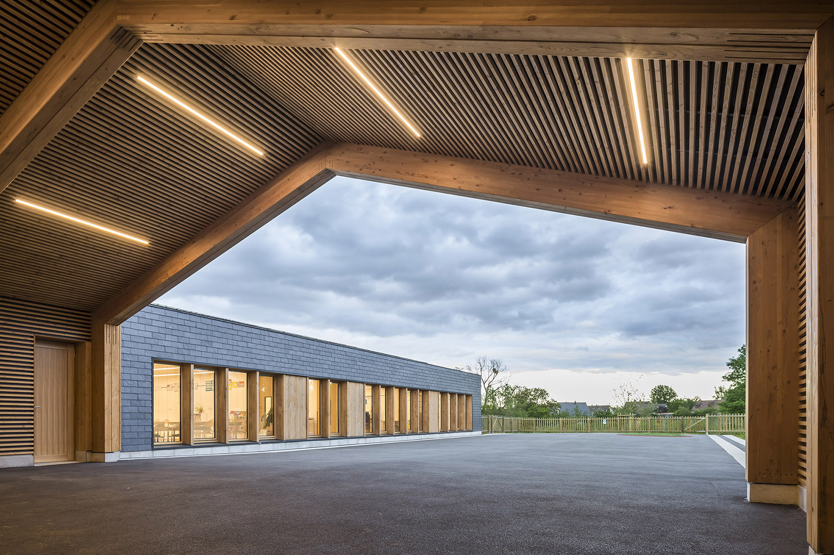 Les Coteaux FLeuris School by HEMAA and Hesters Oyon