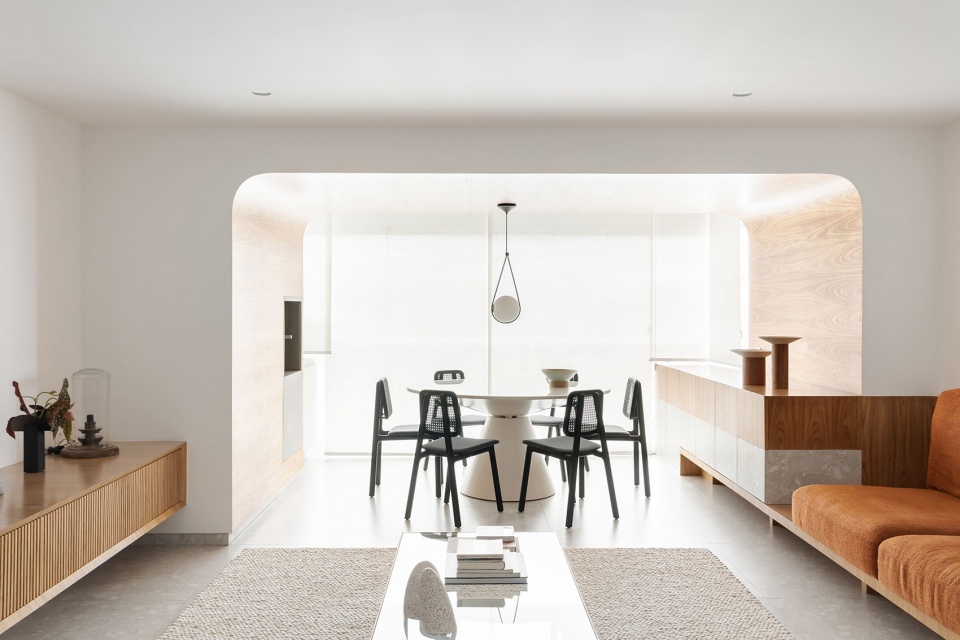 RR Apartment by Pascali Semerdjian Architects