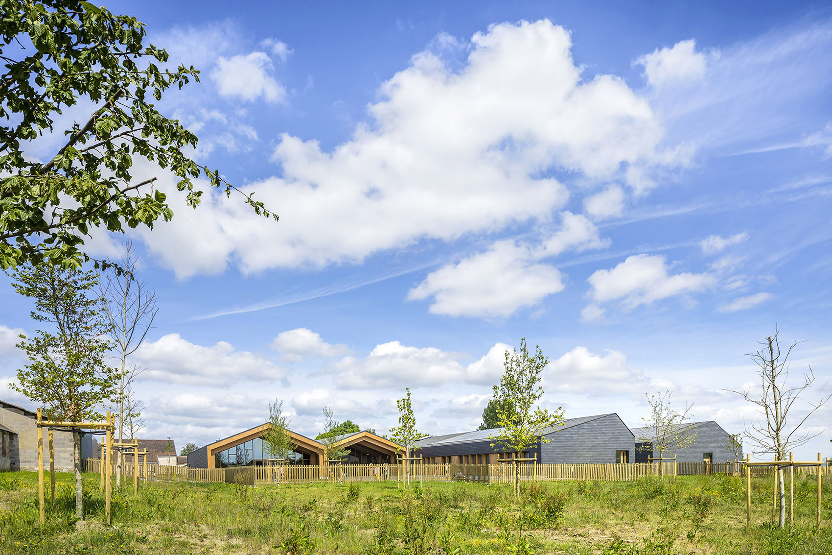 Les Coteaux FLeuris School by HEMAA and Hesters Oyon