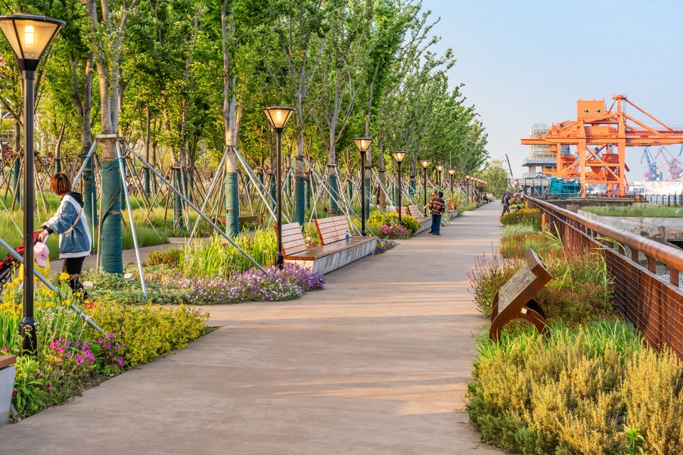 yangpu riverside public space shanghai no 12 cotton mill by da landscape