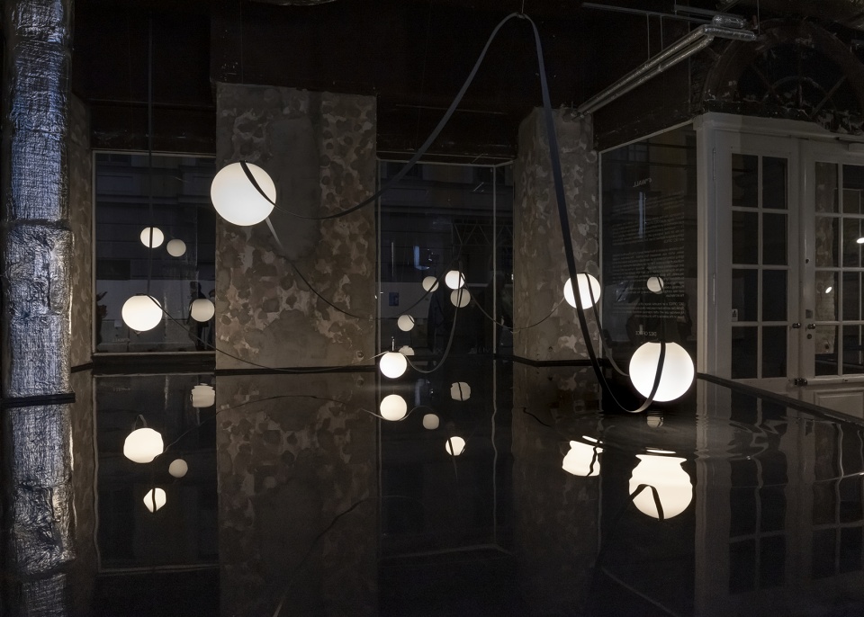 the five sides of plusminus at fourth space by vibia