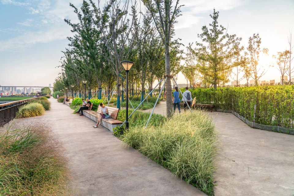 yangpu riverside public space shanghai no 12 cotton mill by da landscape
