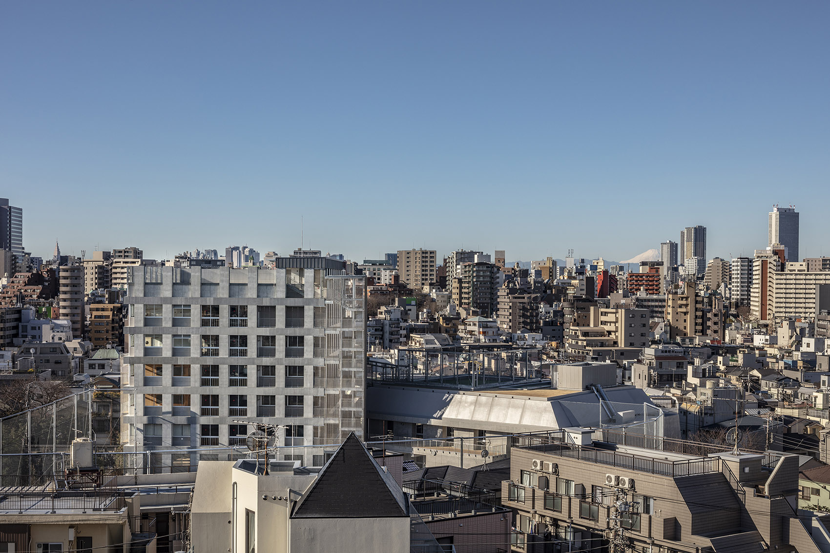 Tabata Junior High School by Coelacanth K H Architects Inc