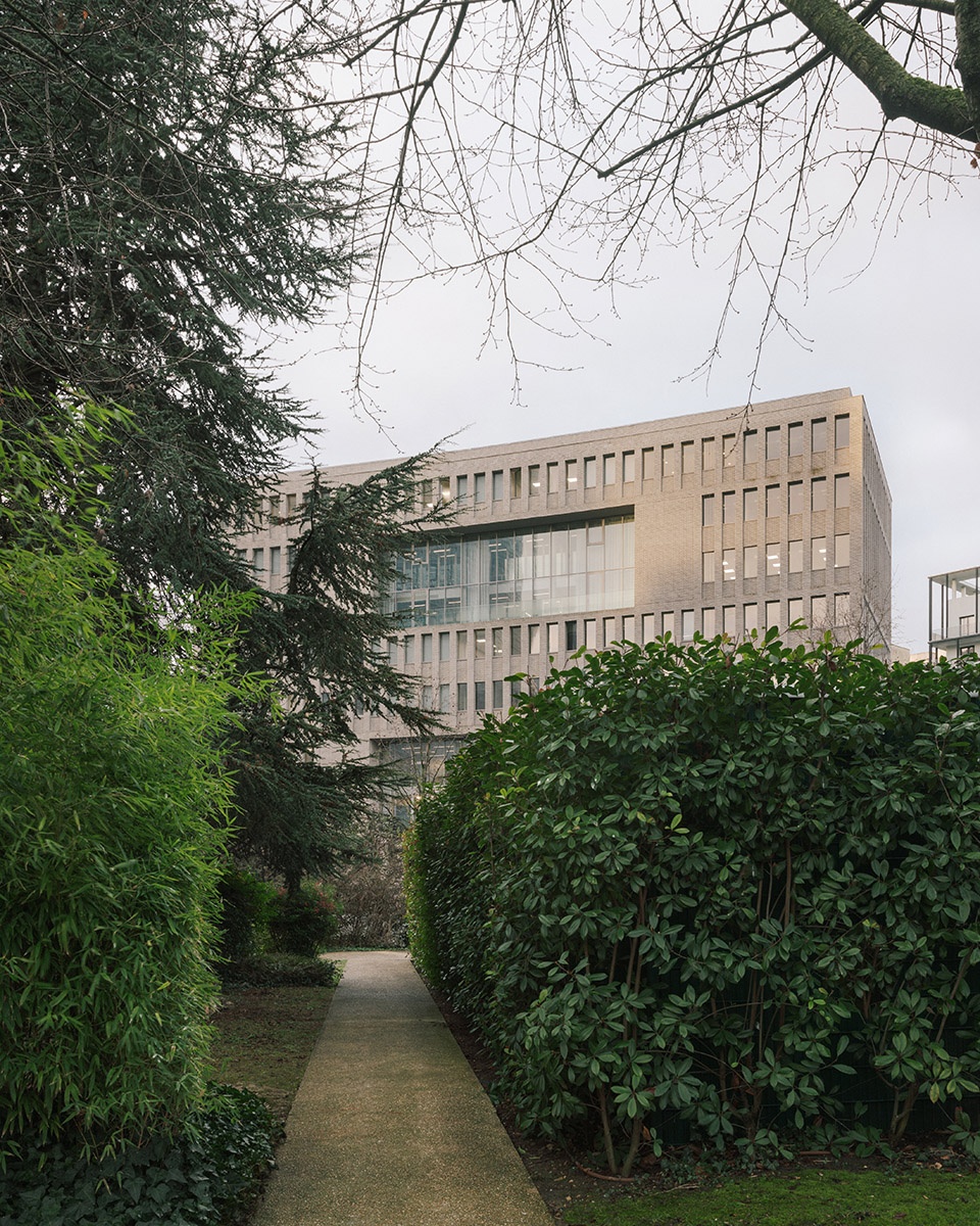 leonard de vinci institute by lan