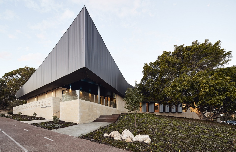 City Beach Residential College by Iredale Pedersen Hook