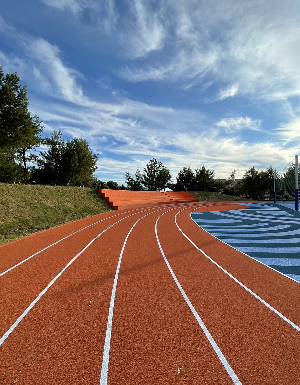 Sports field of Elementary School Marija i Lina by Studio MAU d o o