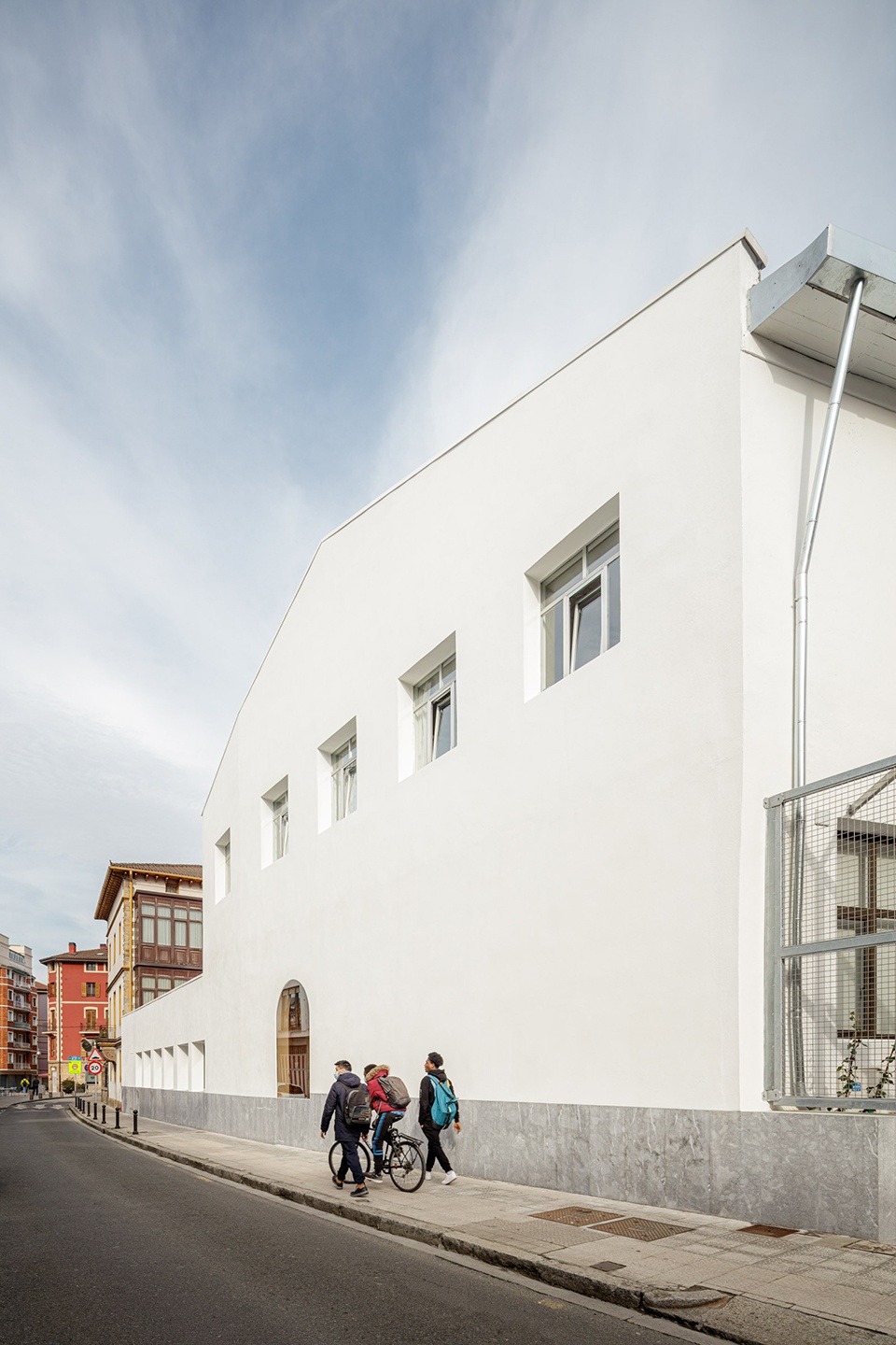 san antonio school playground by ele arkitektura