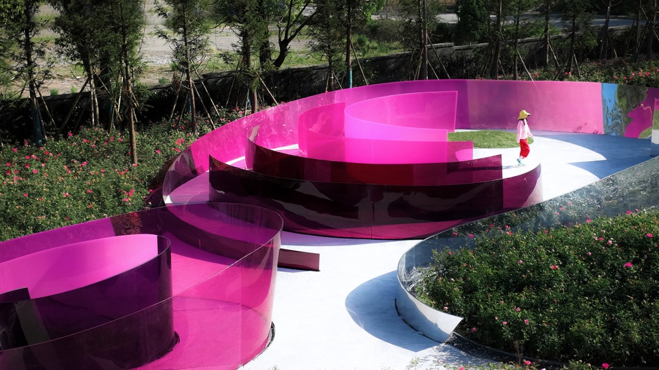 Spaceship Miracle an immersive outdoor game scene in Chongqing by WTD