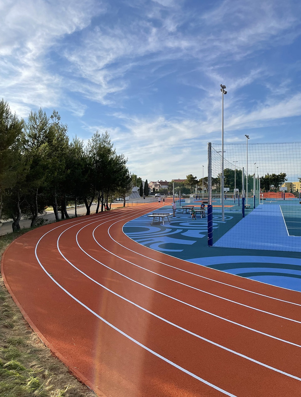 Sports field of Elementary School Marija i Lina by Studio MAU d o o