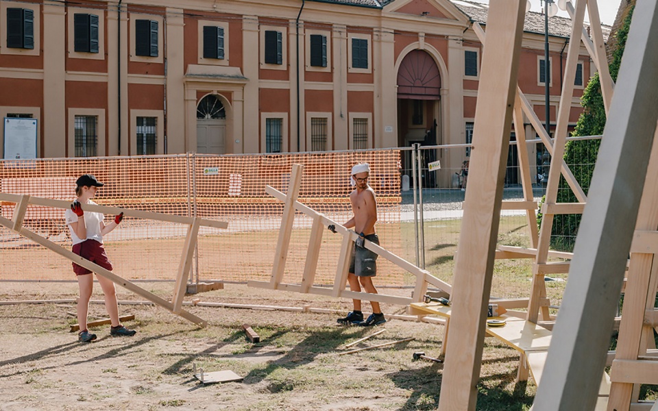 LuOgo Building the common space by Orizzontale 1