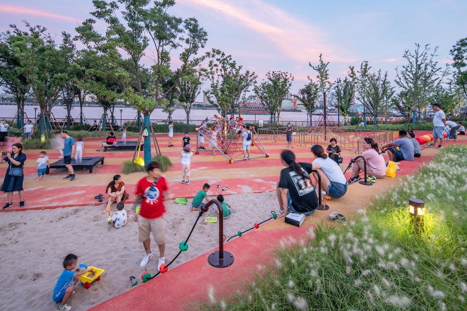 yangpu riverside public space shanghai no 12 cotton mill by da landscape