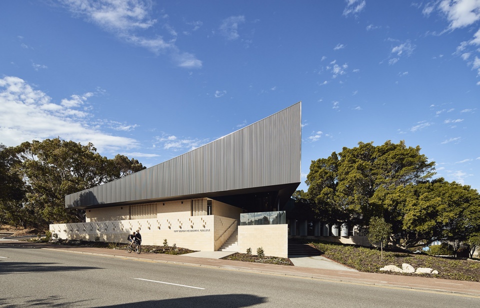 City Beach Residential College by Iredale Pedersen Hook