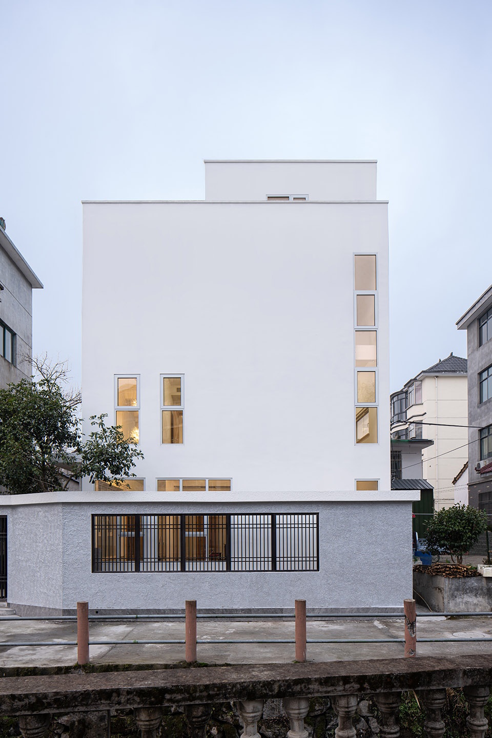 Tiny atrium house RayEmilio studio