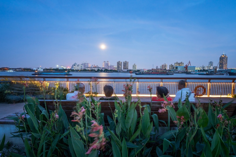 yangpu riverside public space shanghai no 12 cotton mill by da landscape