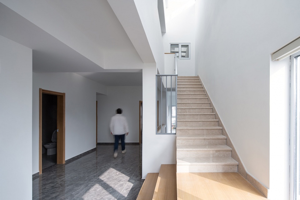 Tiny atrium house RayEmilio studio