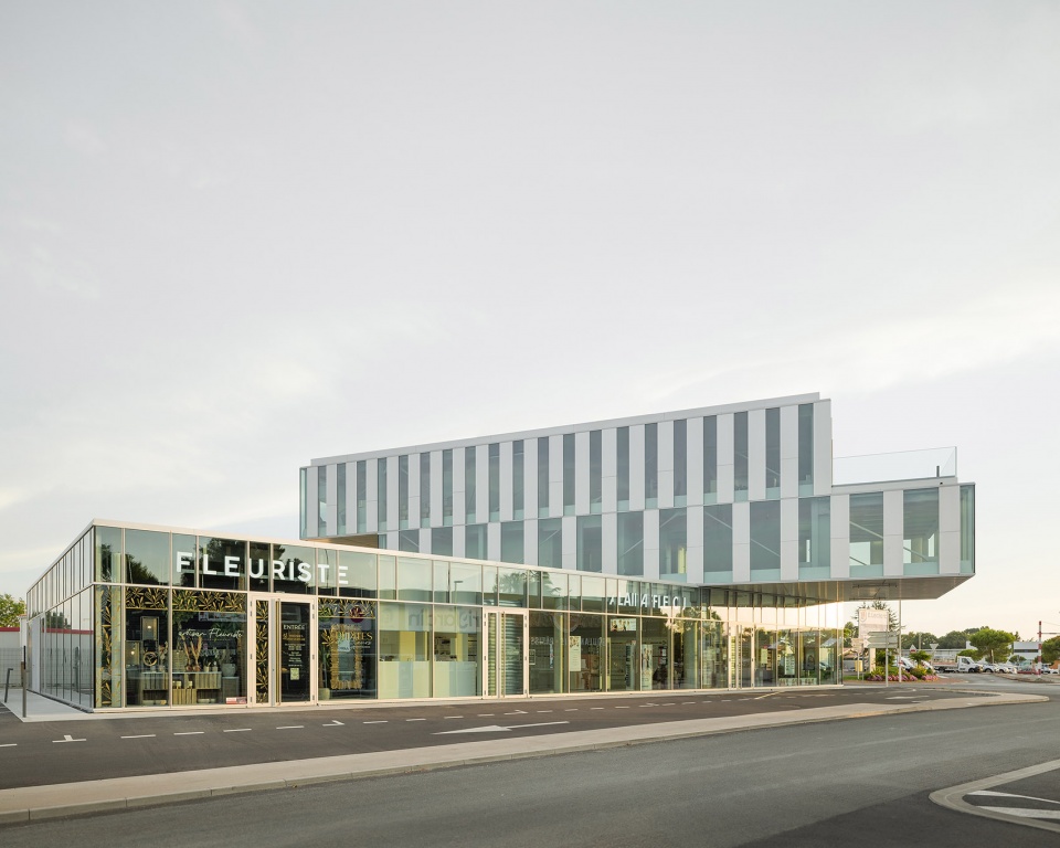 le domino head office co working shops by atelier ronan prineau
