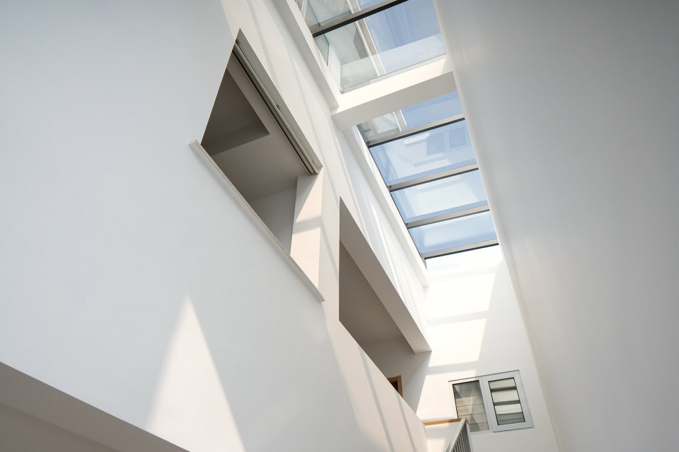 Tiny atrium house RayEmilio studio