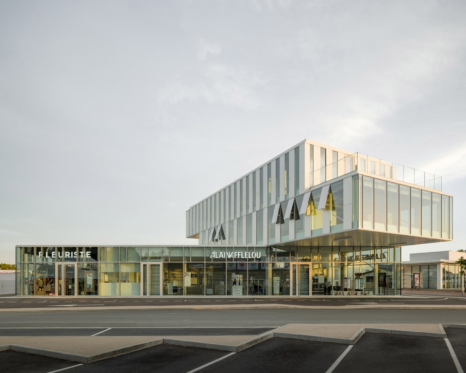 le domino head office co working shops by atelier ronan prineau