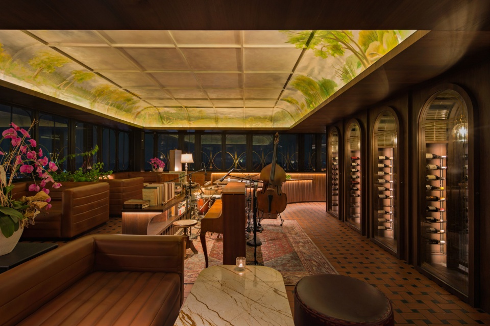 Aom Diningclub by Seniman Ruang