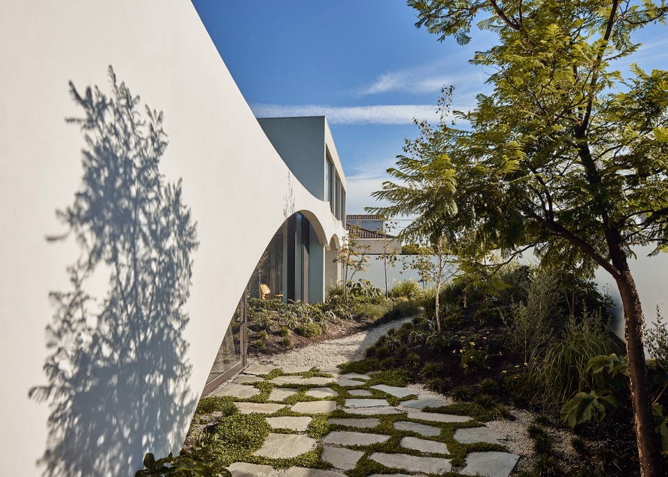 Arch House by Kister Architects