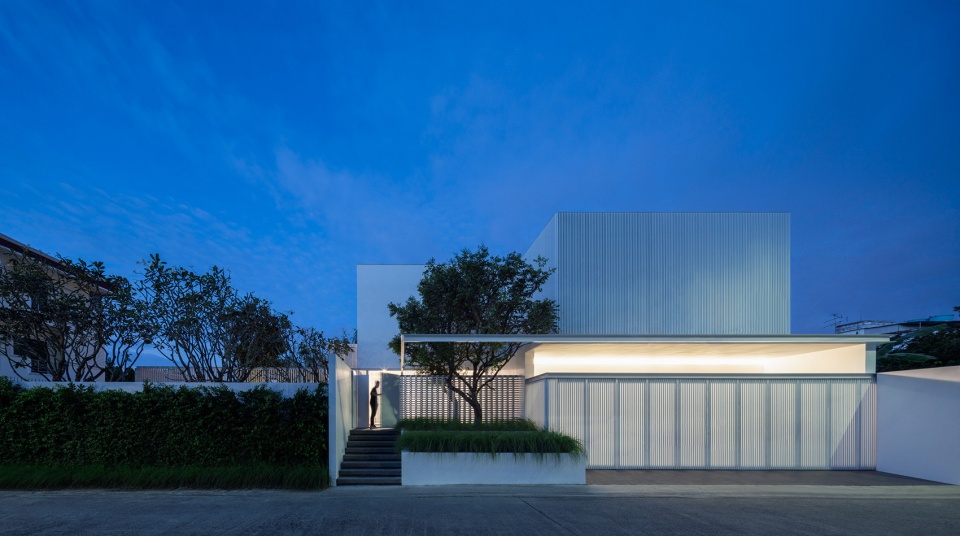VEIL HOUSE by Ayutt and Associates design