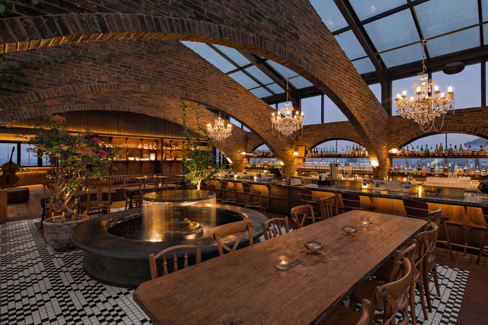 Aom Diningclub by Seniman Ruang