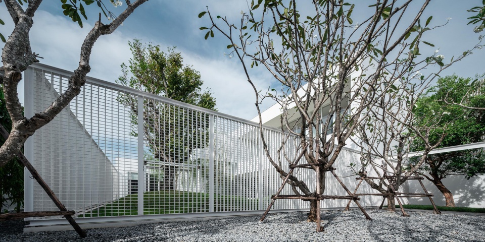 VEIL HOUSE by Ayutt and Associates design