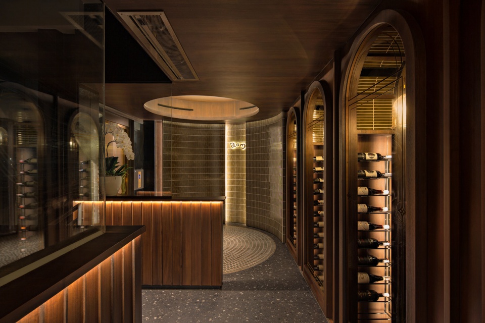Aom Diningclub by Seniman Ruang