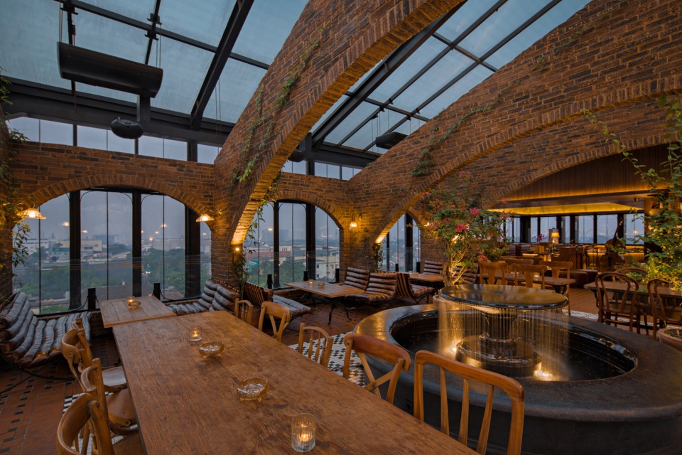 Aom Diningclub by Seniman Ruang