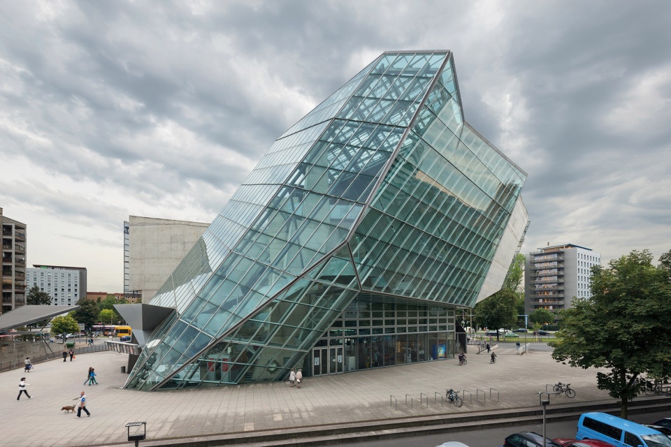 ufa cinema center by coop himmelblau