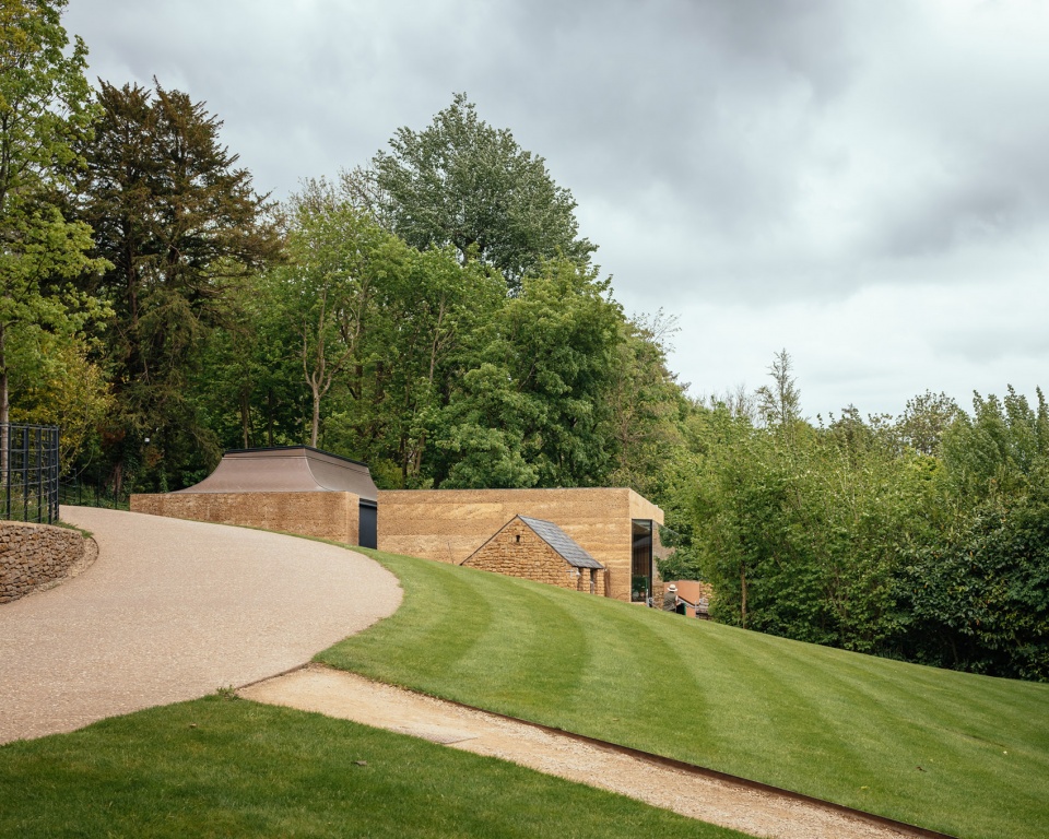 yoga studio hadspen house by invisible studio