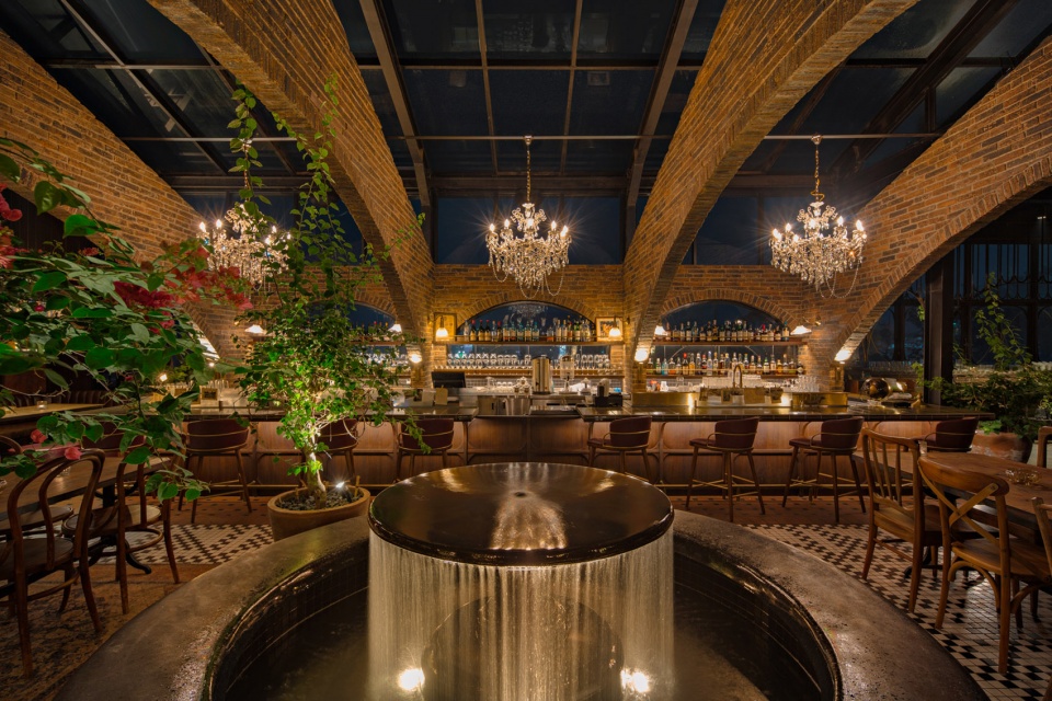 Aom Diningclub by Seniman Ruang