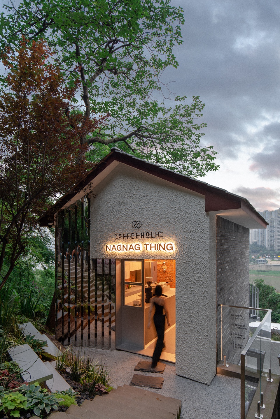 nagnag conceptual vintage store by sanyuan space design