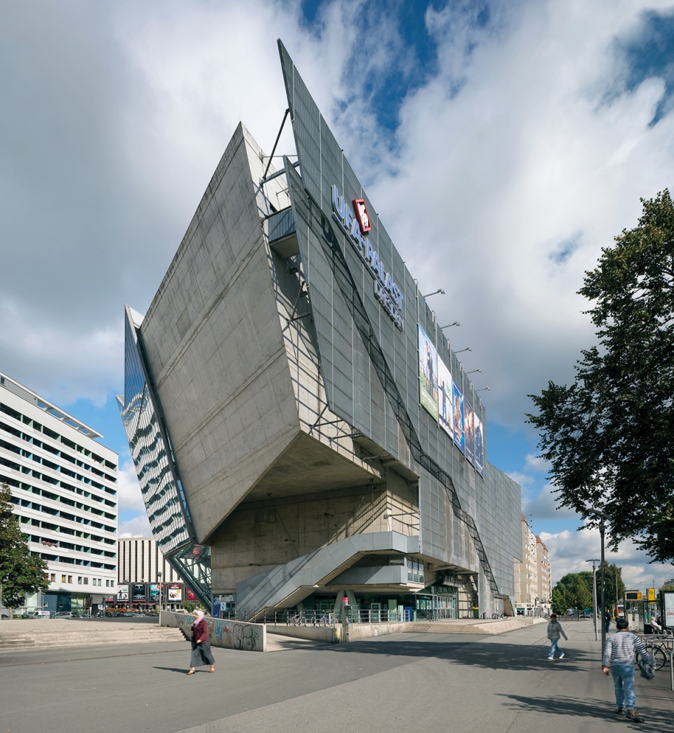 ufa cinema center by coop himmelblau