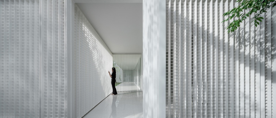 VEIL HOUSE by Ayutt and Associates design