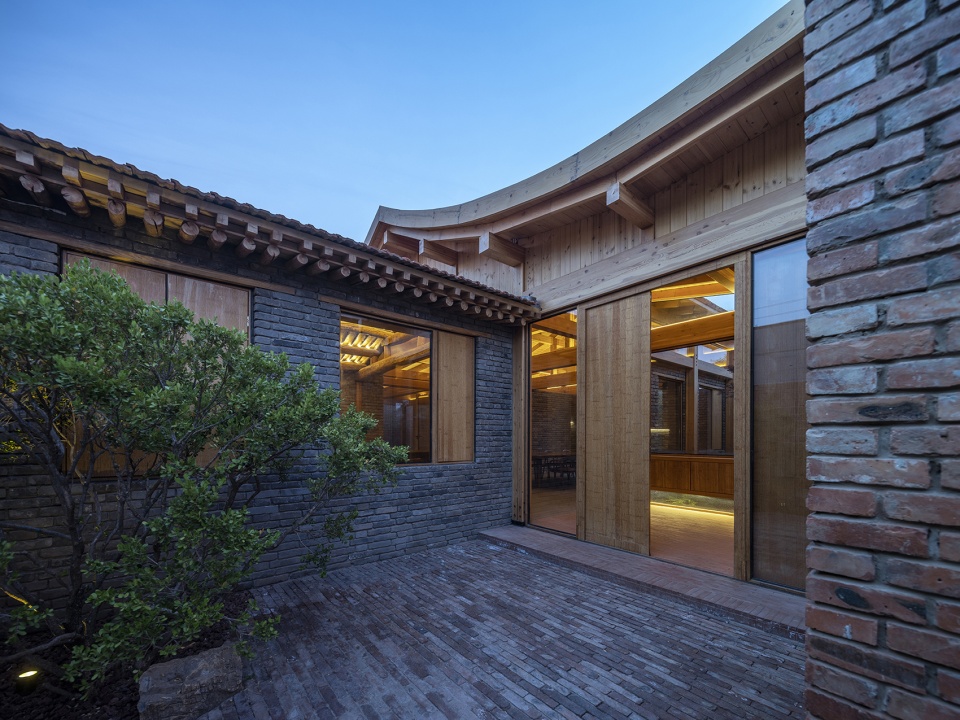 Mixed House China by ARCHSTUDIO
