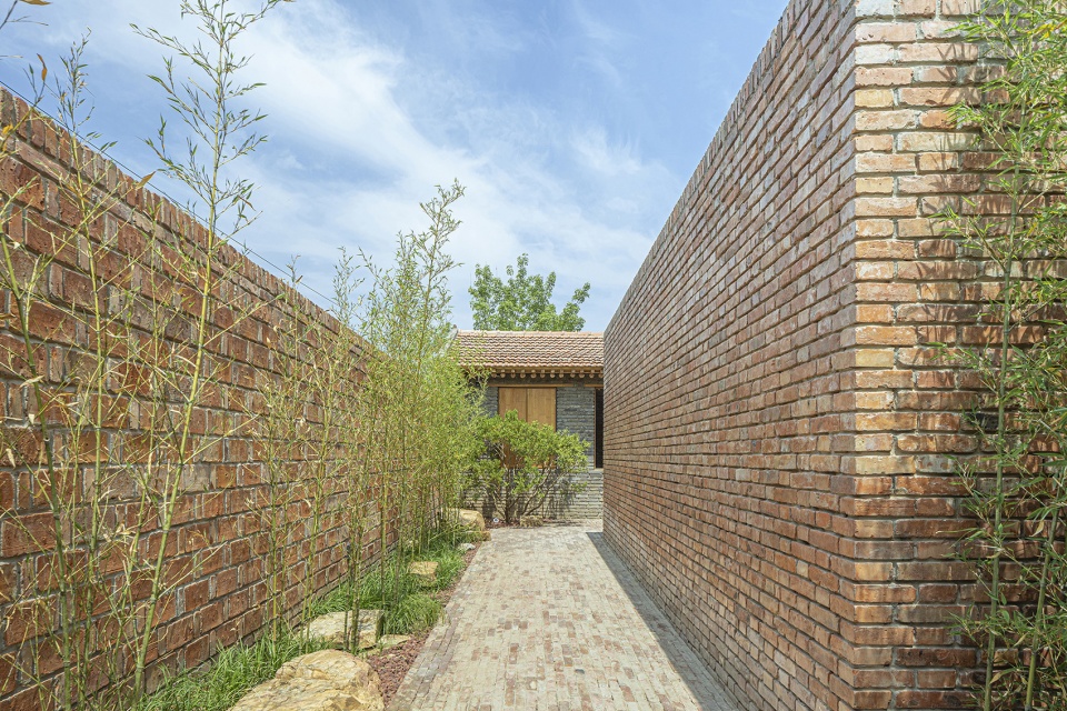 Mixed House China by ARCHSTUDIO